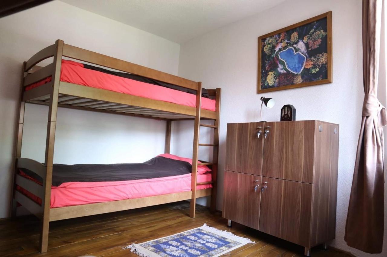 Central Hostel Peje Bagian luar foto